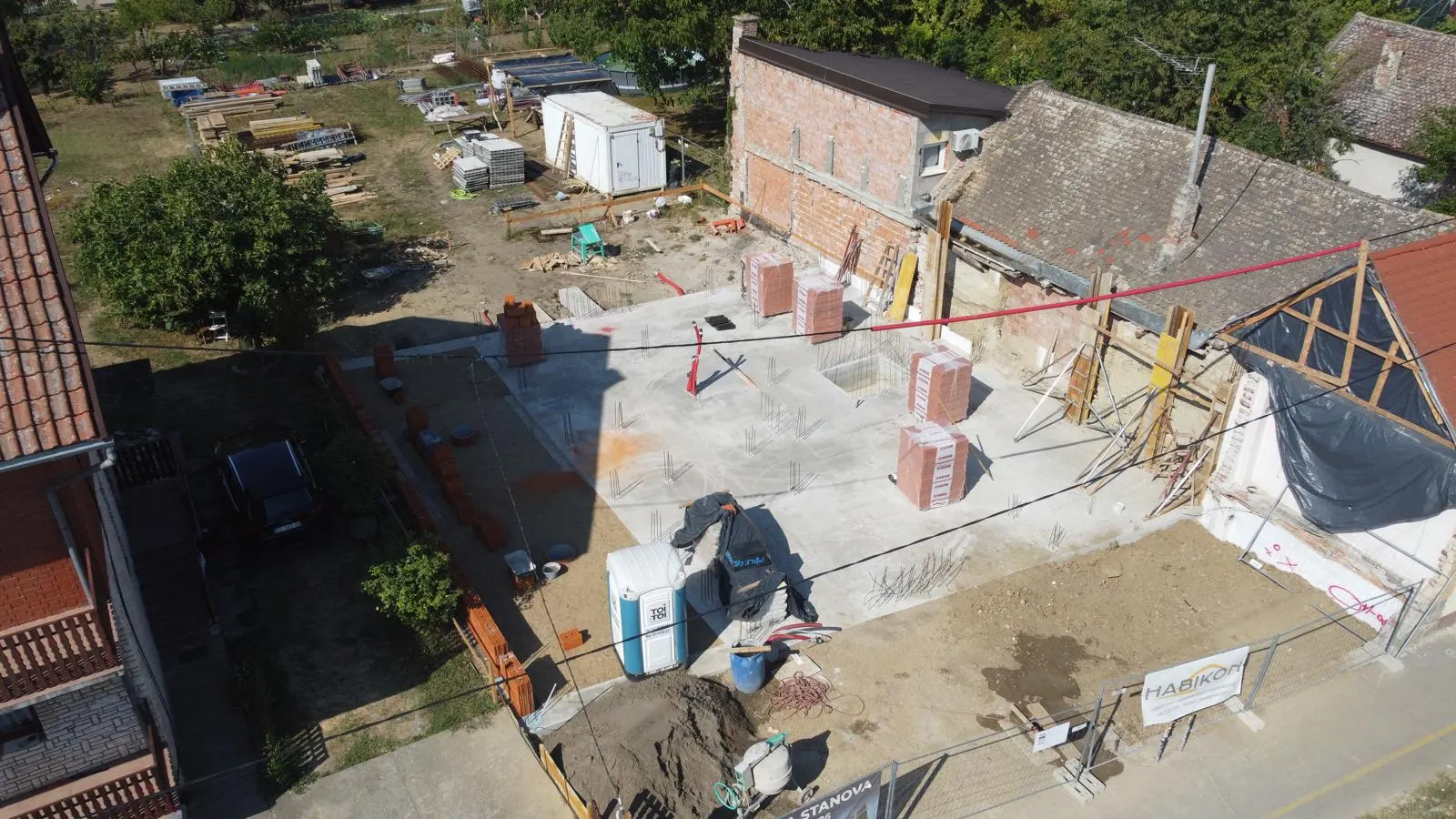 Zidanje i šalovanje vertikalnih serklaža