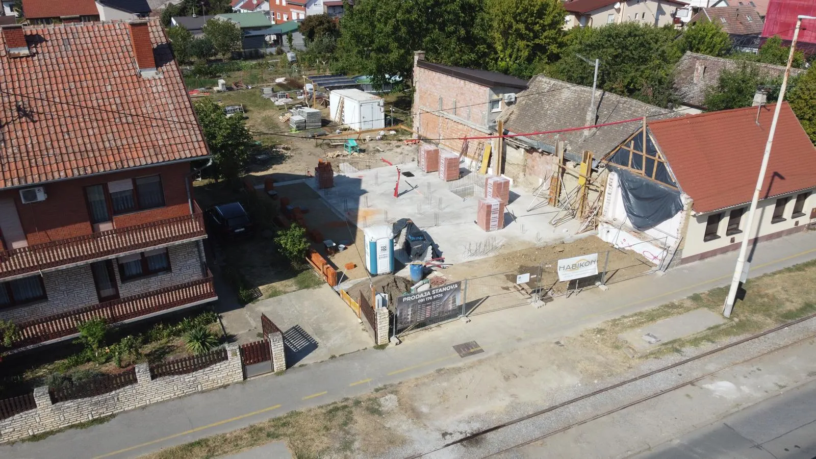 Zidanje i šalovanje vertikalnih serklaža