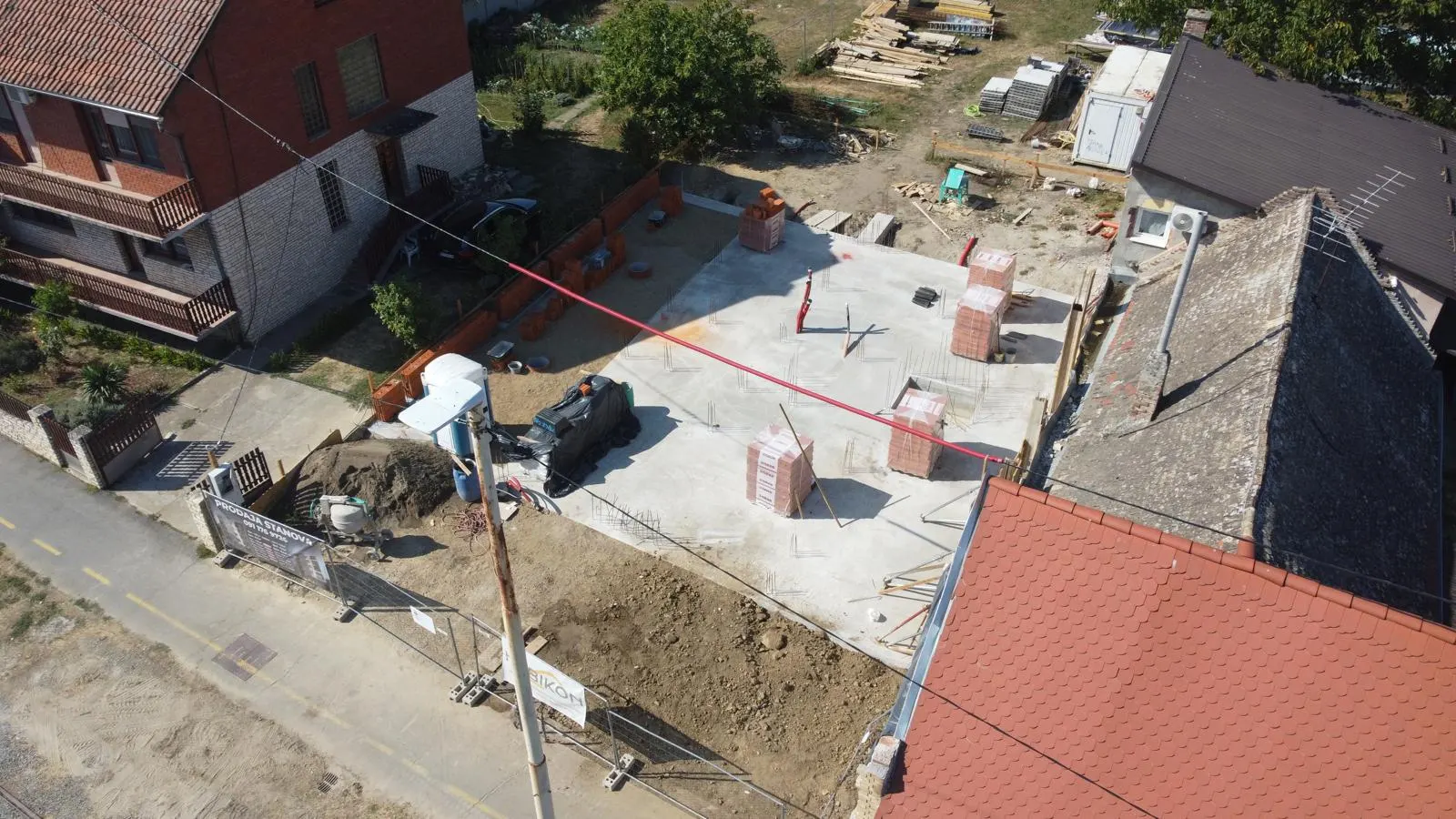 Zidanje i šalovanje vertikalnih serklaža